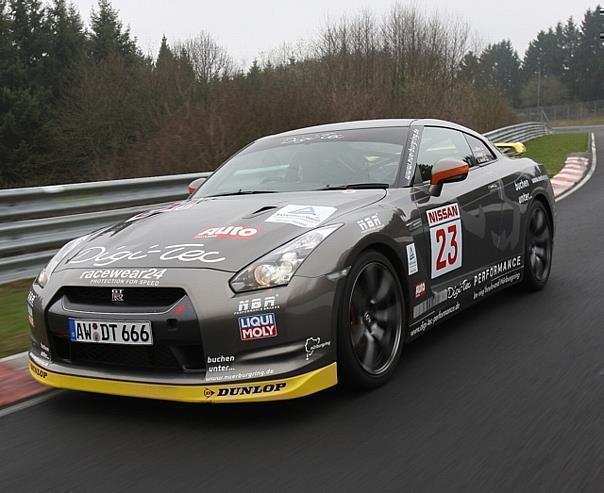 Einmal im Nissan GT-R um den Nürburgring ... Foto: Nissan/Auto-Reporter.NET